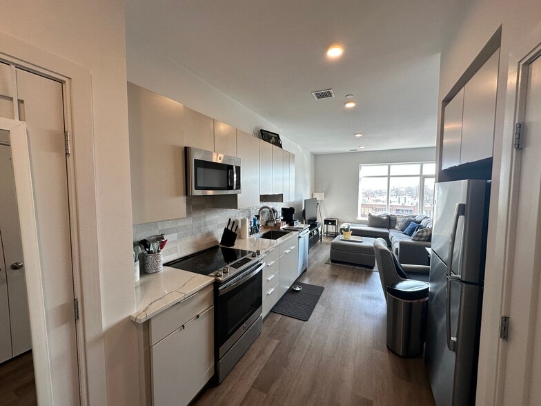 Building Photo - 951 Dorchester Ave