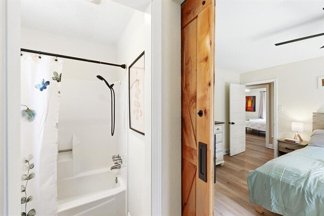 Building Photo - 7210 Towering Oaks Dr