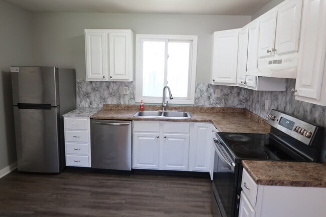 Building Photo - 40 58th St SE