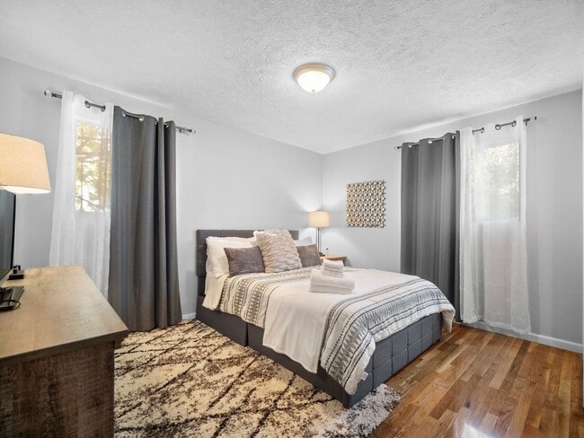 Building Photo - Comfort & Convenience in the Heart of Spokane (Furnished)