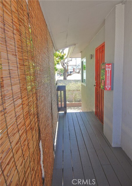 Building Photo - 1446 Manhattan Beach Blvd