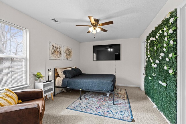 Building Photo - 5343 Godas Cir