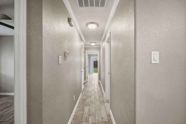 Building Photo - 521-525 Gilcrease Street Unit