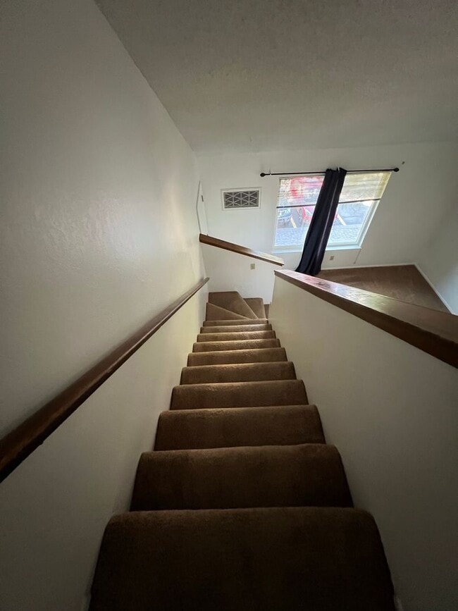 Building Photo - ADJACENT TO NAU: University Meadows-2 Bed/2 Bath Condo $1,900.00