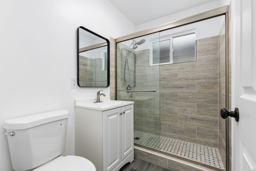 Building Photo - 611 Kimlin Dr