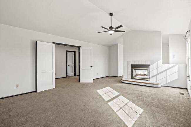 Building Photo - Huge Open-Concept Home in the Vibrant Briargate Neighborhood!