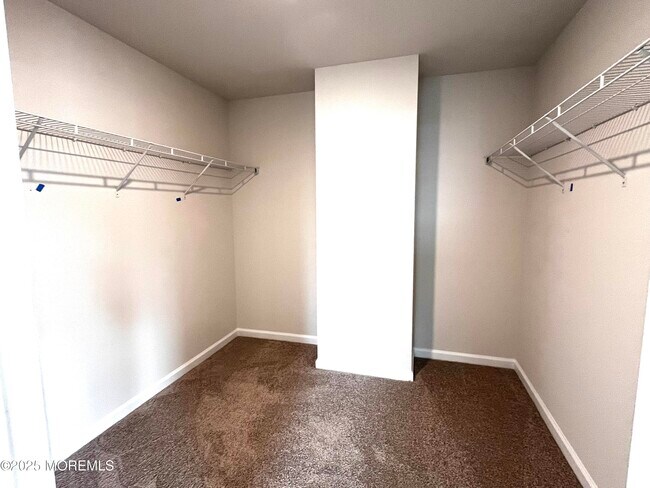 Building Photo - 20 Rothbury Ct