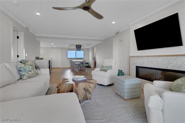 Building Photo - 12945 Vanderbilt Dr
