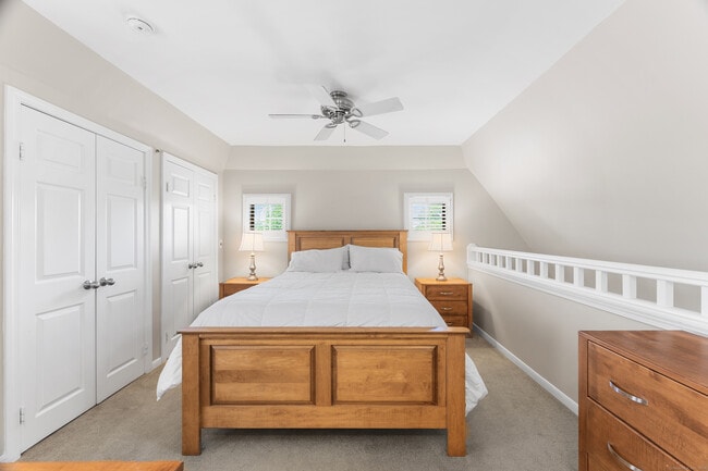 Building Photo - 2124 Old Pond Ln