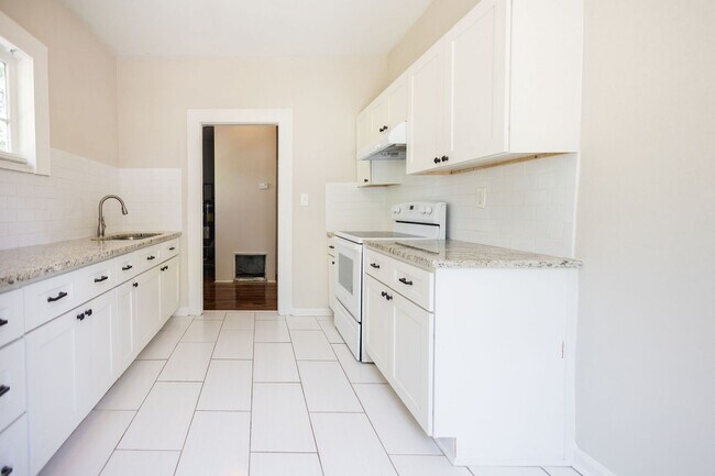 Building Photo - 116 N 14th St