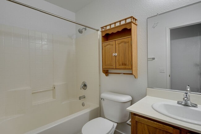 Building Photo - Charming Single-Story in Silverado Ranch!