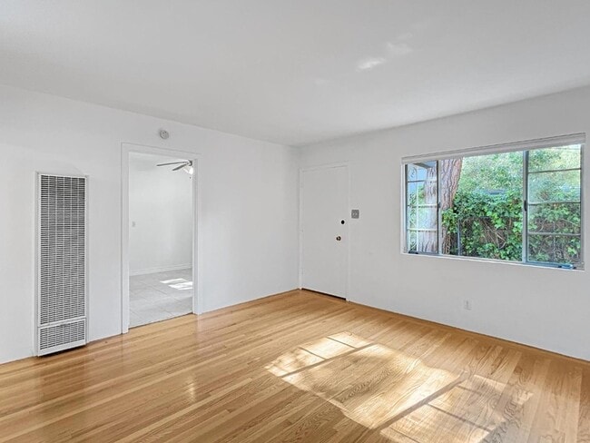 Building Photo - 1300 Hoover St