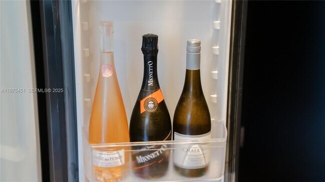 Building Photo - 398 NE 5th St