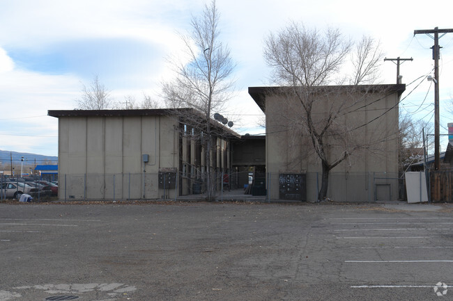 Building Photo - Linden House