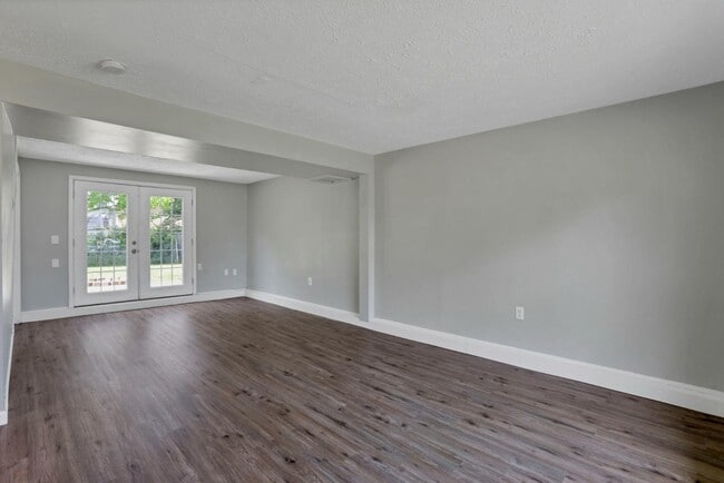 Building Photo - 2789 Raphael Dr