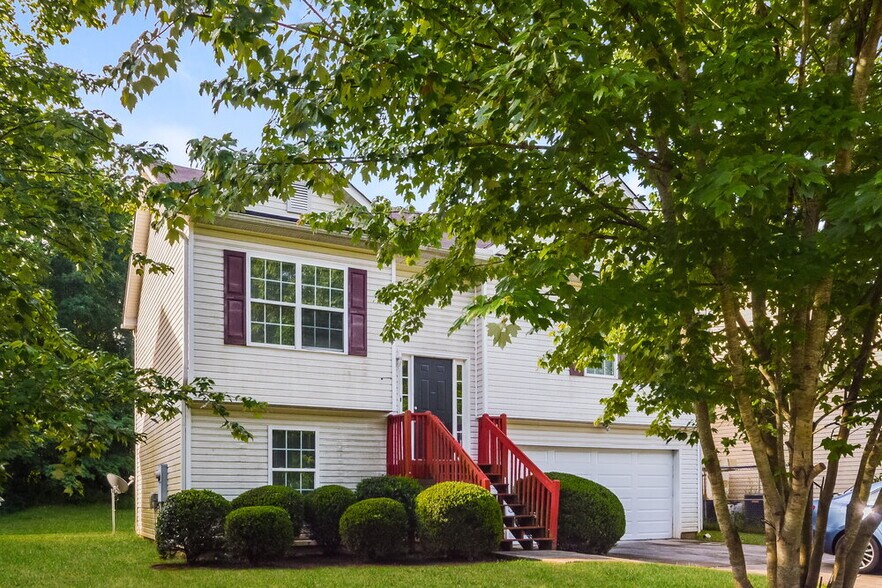 Building Photo - 9111 Jefferson Village Dr SW