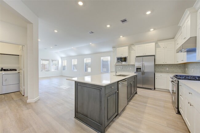 Building Photo - 30347 Tall Fescue Dr
