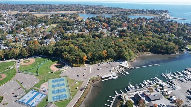 Building Photo - 83 Buckingham Ave