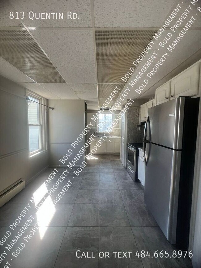 Building Photo - 813 Quentin Rd