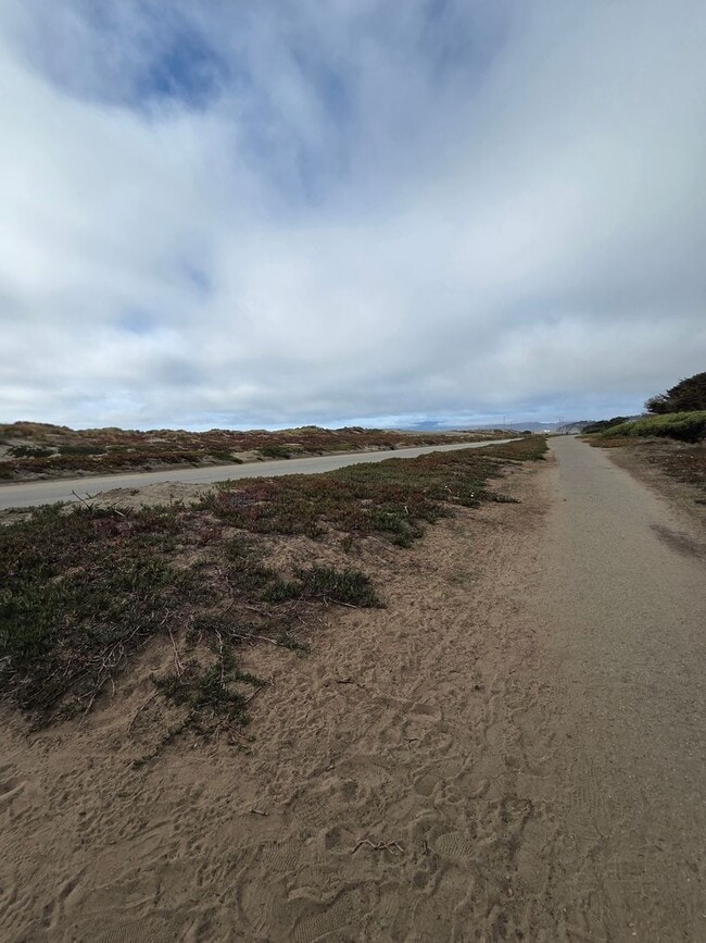 Building Photo - Remodeled Home 2 Blocks from Ocean Beach