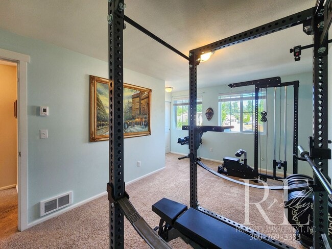 Building Photo - Spacious Silverdale Home with Large Fenced...