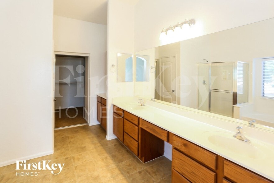 Building Photo - 16110 W Miami St