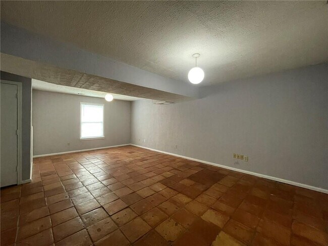 Building Photo - 5721 Glenn Hollow Ct