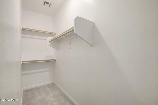 Building Photo - 16601 N Parkview Pl