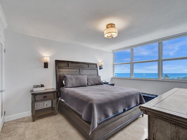 Building Photo - 209 N Fort Lauderdale Beach Blvd