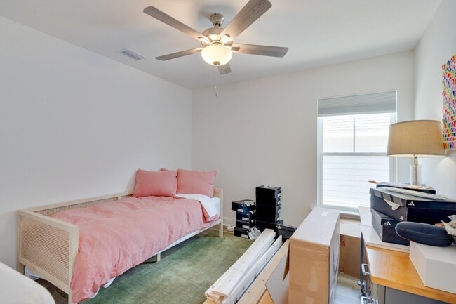 Building Photo - 5631 Fletcher Oaks Dr