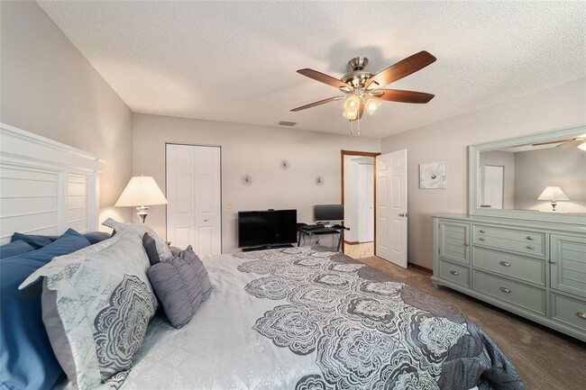 Building Photo - 9438 SW 85th Ave