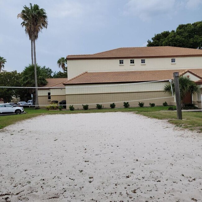 Building Photo - 831 Camargo Way