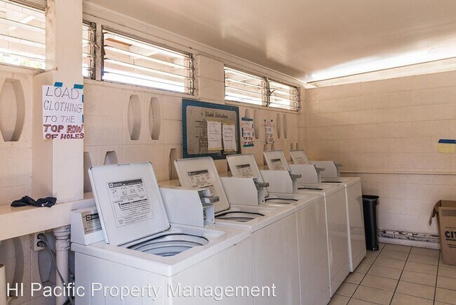 Building Photo - 2 br, 1 bath House - 1426 Keeaumoku St #C21