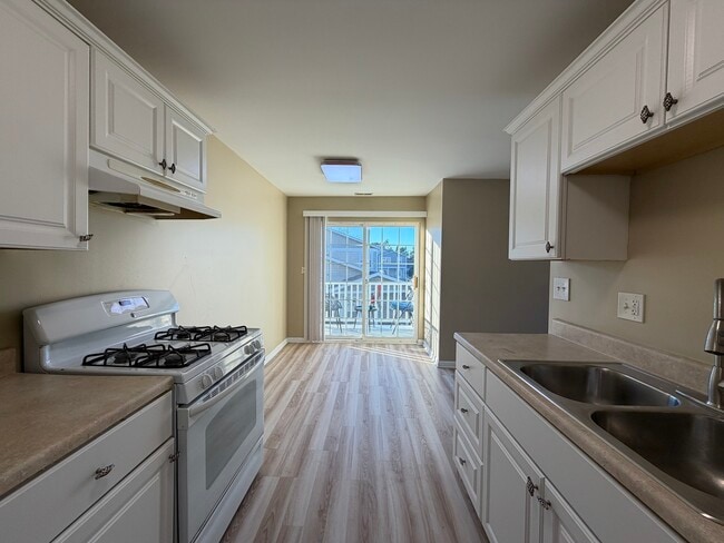 Building Photo - 1311 Fall Ct