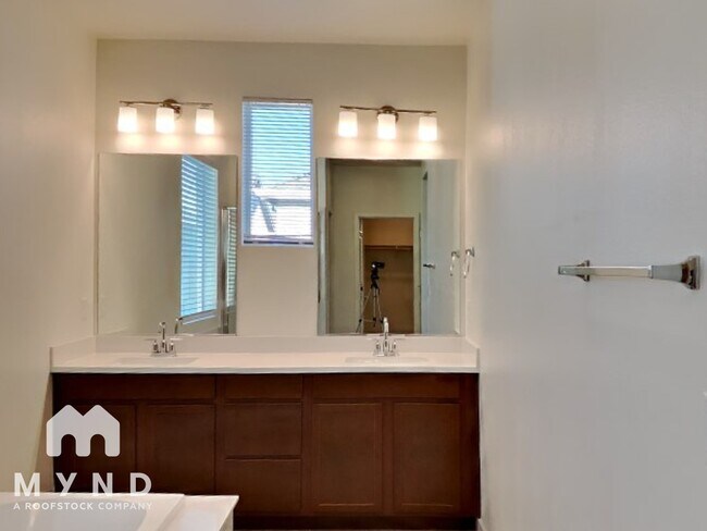 Building Photo - 2832 Mossy Creek St