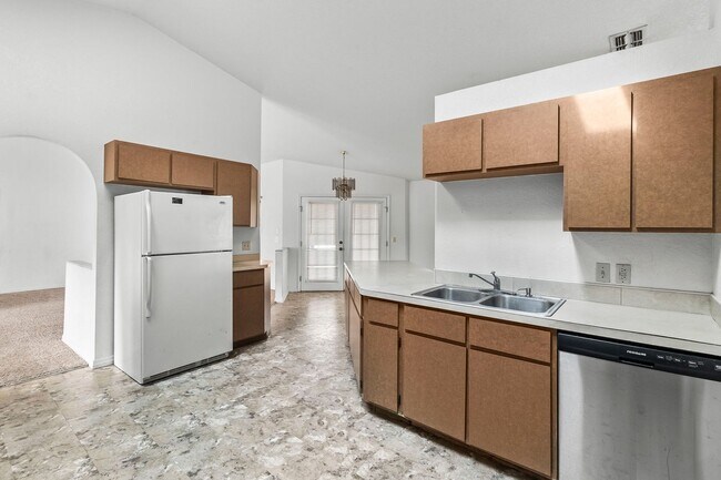 Building Photo - Annual ** 4 Bed / 3 Bath Single Family Home -- $1,950/month