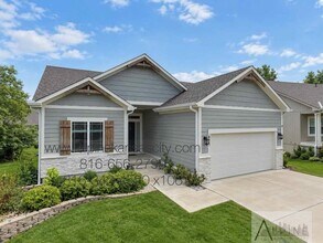 Building Photo - Beautiful Home