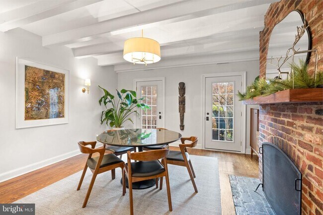 Building Photo - 312 N Pitt St