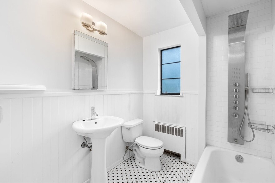 Main Bath - 33B Troy Dr