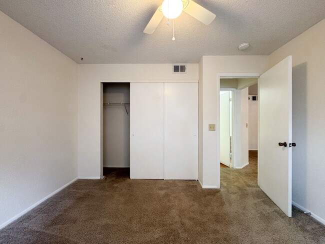 Building Photo - Manors of Bryn Mawr 2 Bed 2 Bath Condo AVAILABLE NOW!