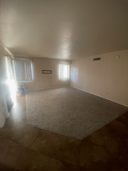 Building Photo - 5532 N La Casita Dr