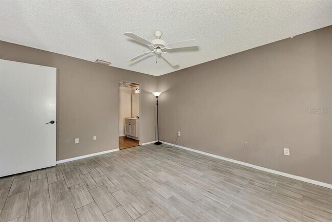 Building Photo - 5645 Summerside Ln