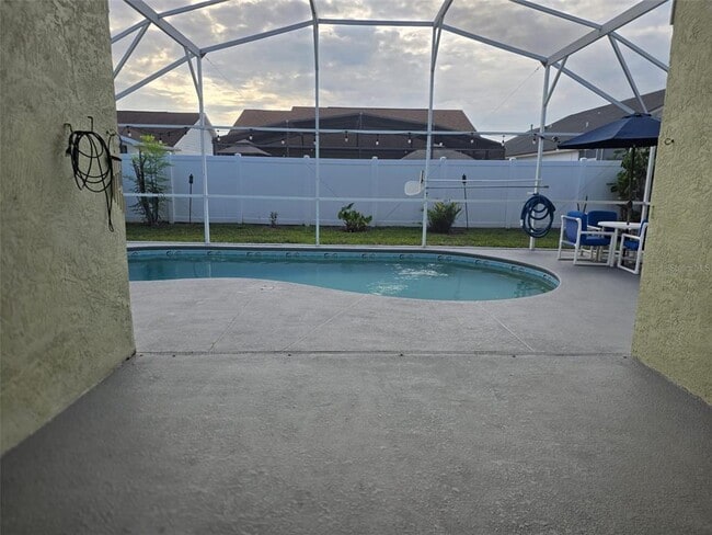 Building Photo - 135 S Roma Way