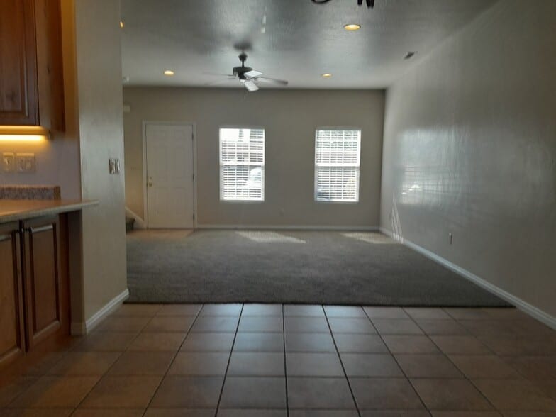 Building Photo - 1033 E 500 S
