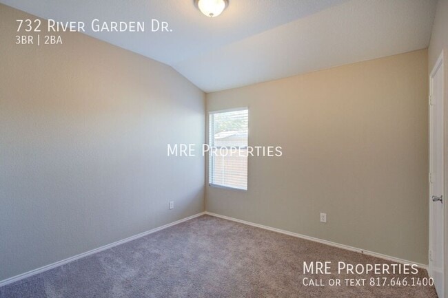 Building Photo - 732 River Garden Dr