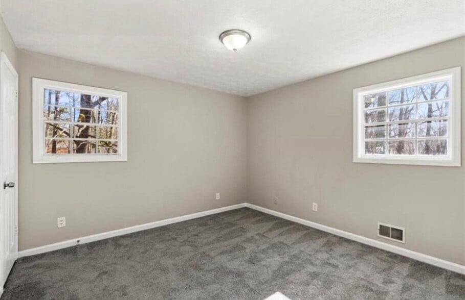 Building Photo - 3800 Leisure Ln