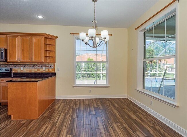 Building Photo - 5836 Pine Ridge Cir