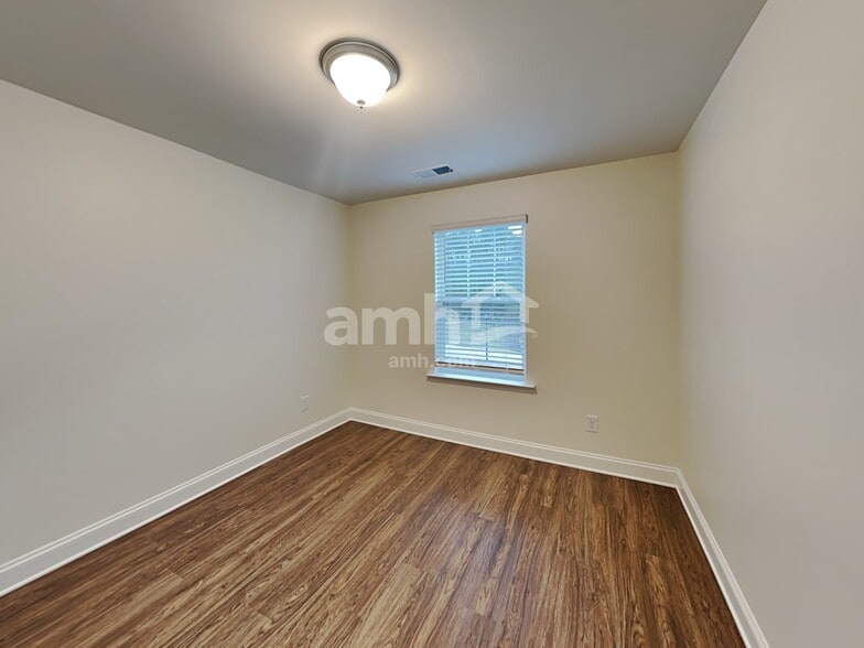 Building Photo - 1121 Bethany Dallas Dr