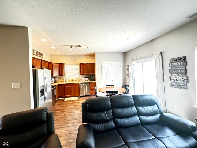 Building Photo - 914 Baden Manor Dr