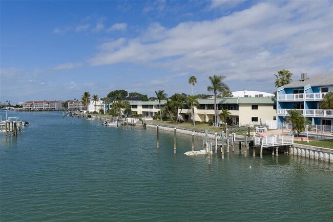 Building Photo - 11820 Capri Cir S